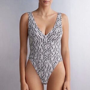 Intimissimi Go Animalier viscose bodysuit in a black and white zebra print small